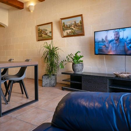 Moonshine Villa Nadur Exterior photo